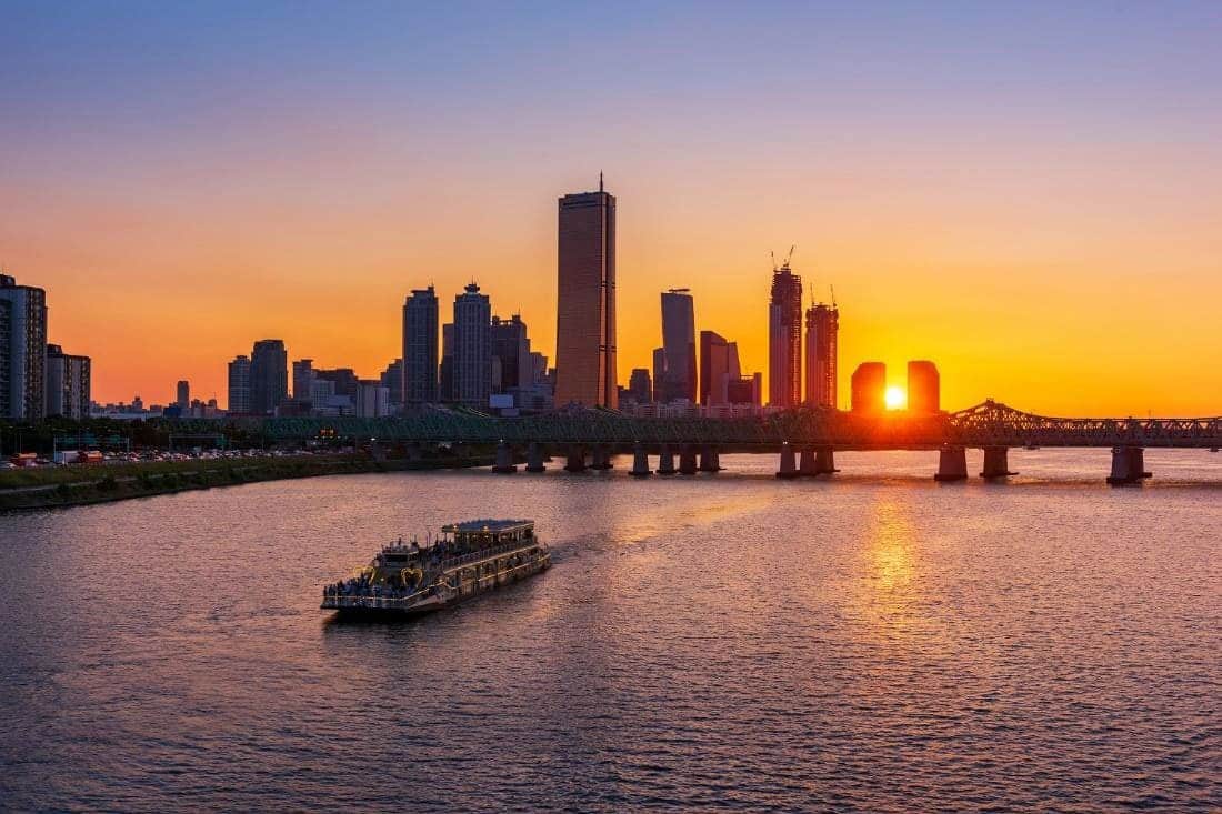 Các tòa tháp ven sông Hàn (Seoul) có vị trí đắc địa, được giới thượng lưu săn đón.